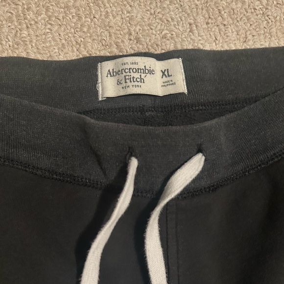 Abercrombie & Fitch men’s xl joggers - Picture 3 of 3